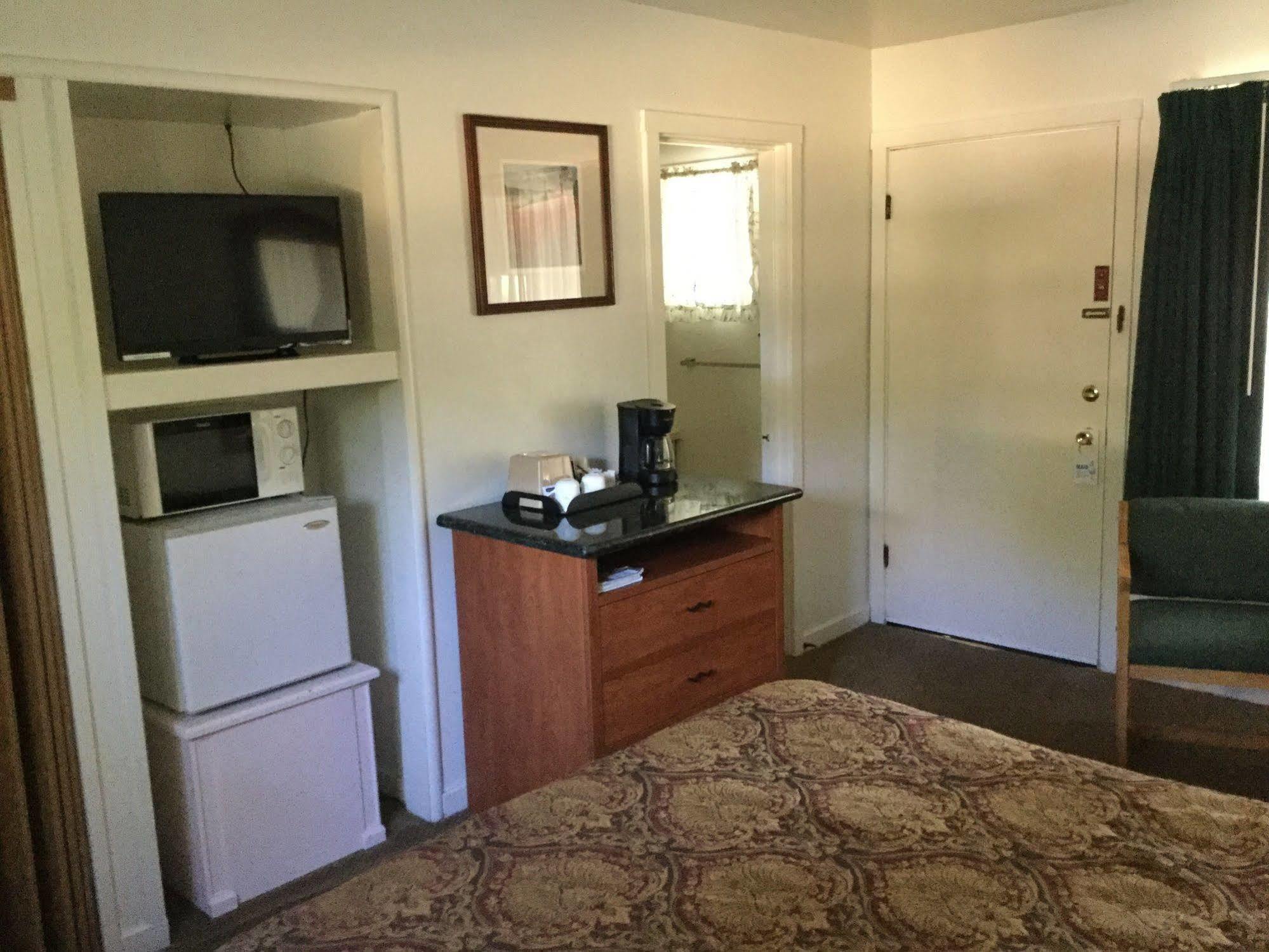 Cedar Lodge Dunsmuir Εξωτερικό φωτογραφία